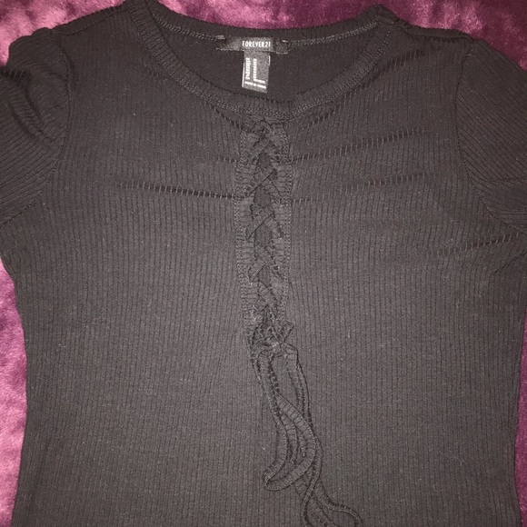 Black Ribbed Front Detailed Top - Picture 3 of 6